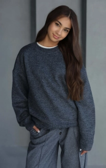 Светр вʼязаний об'ємний з круглою горловиною сірий