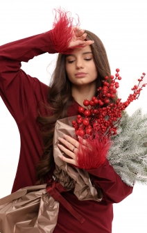 Лонгслів об'ємний з пір'ям бордовий