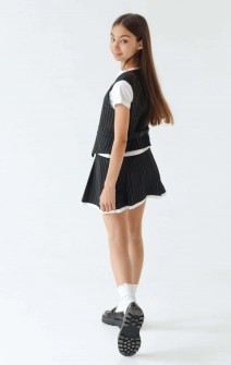 Жилет классический черный в полоску