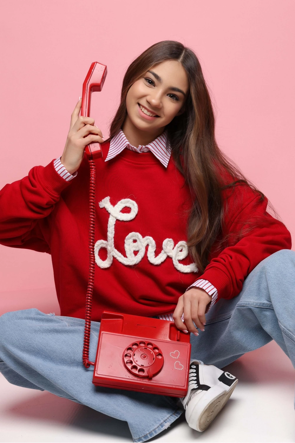 Світшот червоний з написом LOVE