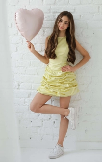 Корсетное платье с фантазийной юбкой желтое