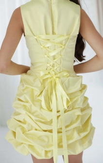 Корсетное платье с фантазийной юбкой желтое