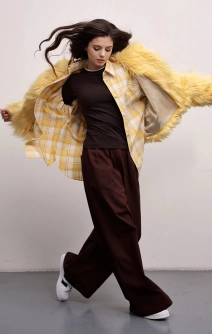 Шуба з довгого штучного хутра жовта