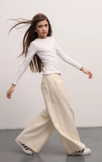 Лонгслив молочный с кофейным кантом