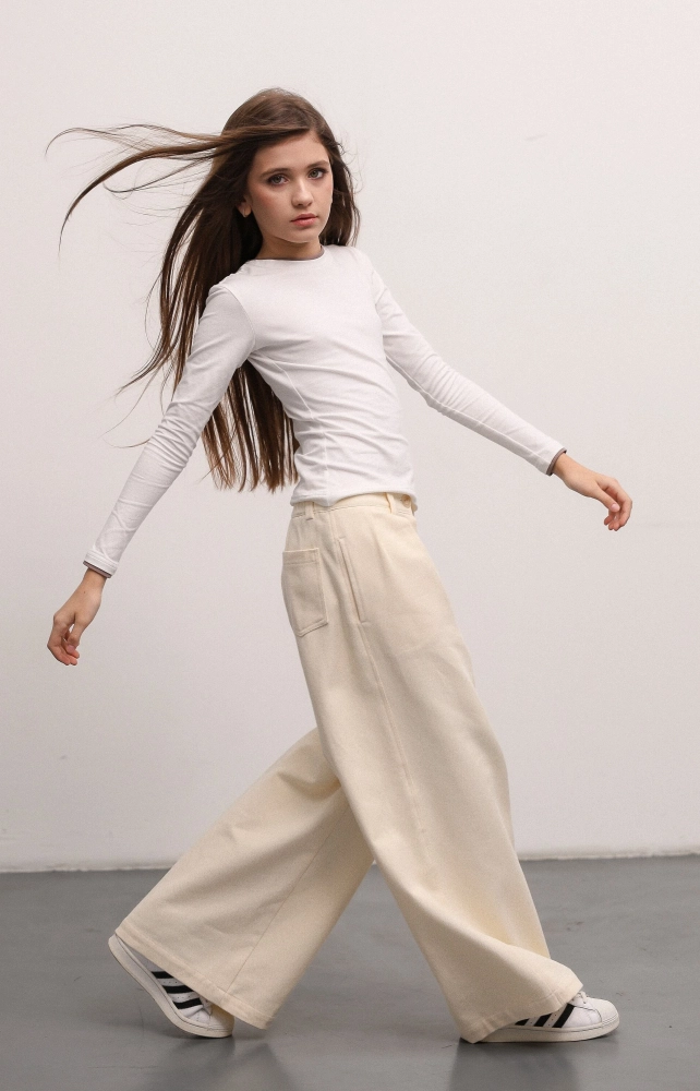 Лонгслив молочный с кофейным кантом