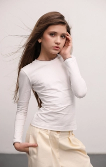 Лонгслив молочный с кофейным кантом