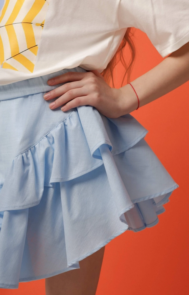 Лляна спідниця-шорти з рюшами світло-блакитна