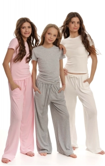 Костюм зі спадаючого трикотажу рожевий