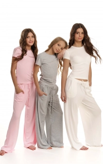 Костюм зі спадаючого трикотажу рожевий