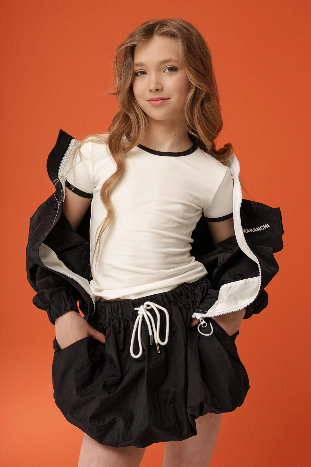 Базова футболка slim біла з чорним кантом